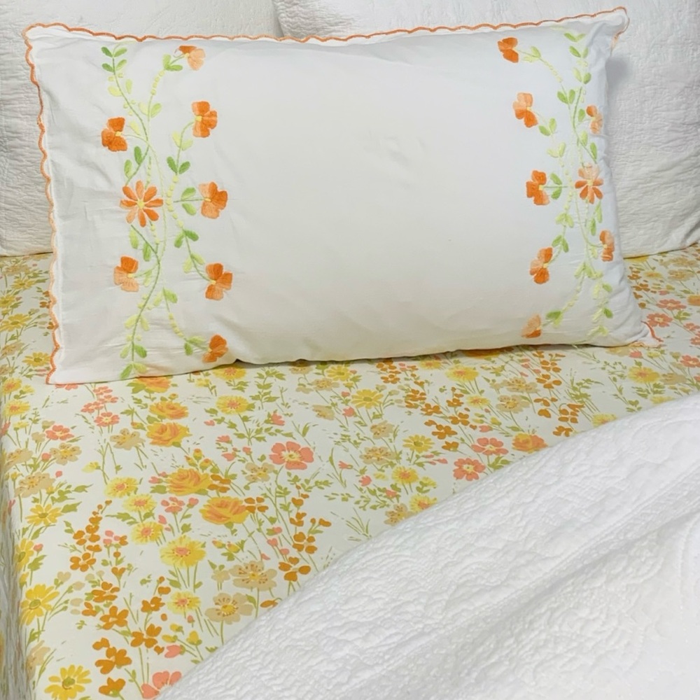 Vintage 70's Floral Double Sheet & Embroidered Pillow Sham